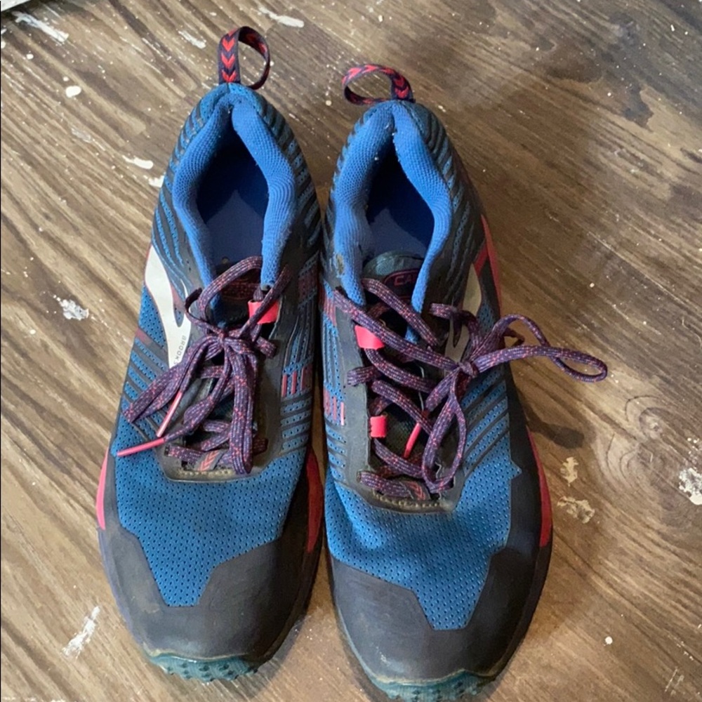 Brooks cascadia women’s size 11